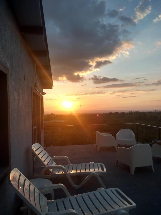Anubis Aparthotel Villa de Merlo Luaran gambar